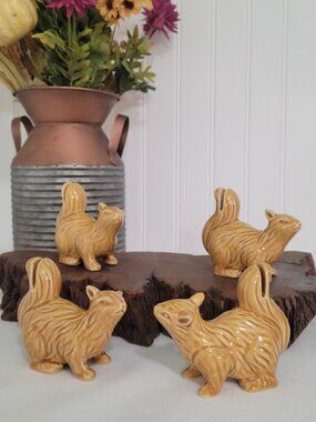 Vtg Retro Kitschy Cottagecore Woodland Ceramic Squirrel Placecard Holders Set 4